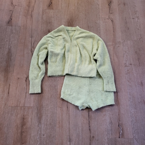 2 Piece Lime Green Fuzzy Shorts & Cardigan Set Size Small - Picture 1 of 9